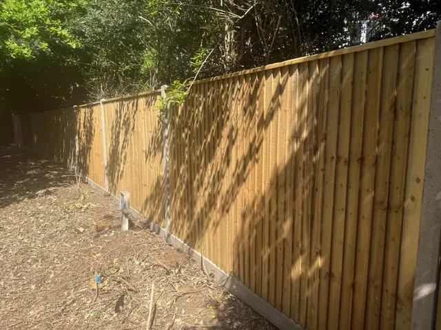 Close board boundary installation, view 3